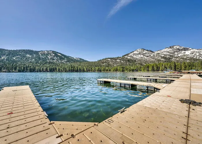 Charming King Studio Deluxe W/Balcony #233 At Donner Lake Village
