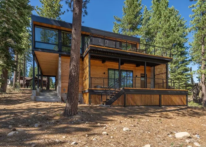 Modern Eco Retreat With Hot Tub And Views