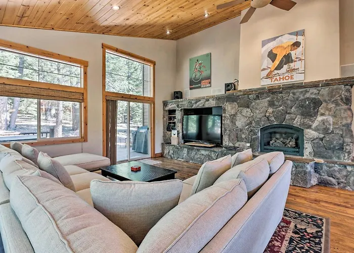 Truckee Escape W/ Hot Tub Near Ski Resorts